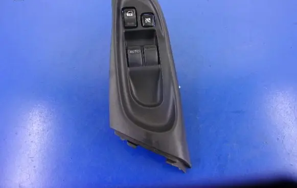 Nissan Almera Tino Other devices