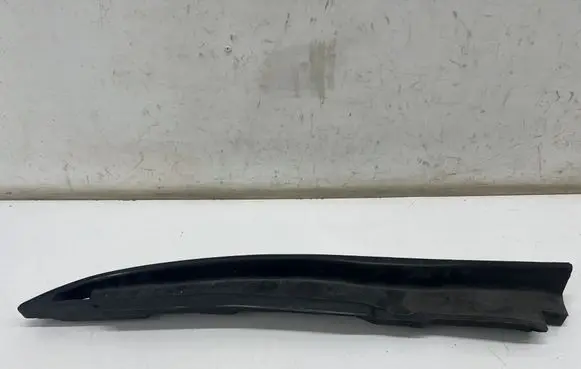 Maserati Ghibli Fender end trim 
