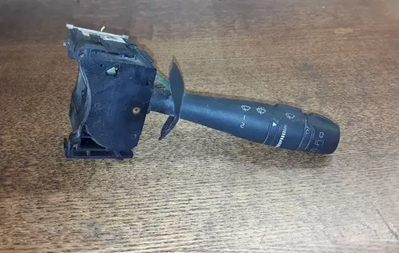 Renault Laguna II Wiper control stalk 820012244