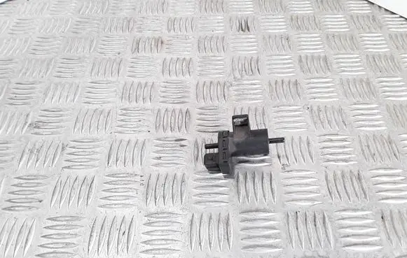 Renault Megane II Turbo solenoid valve 7700113709