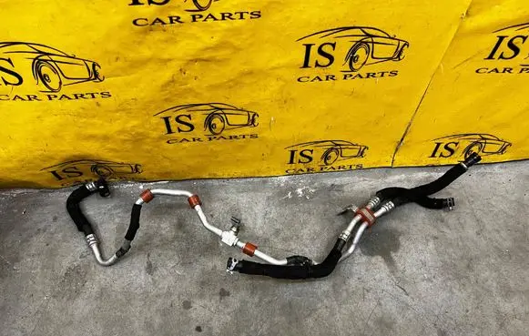 Ford Explorer VI Engine coolant pipe/hose 