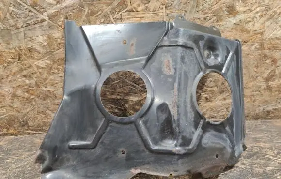 Maserati Quattroporte Front splash guards bracket 