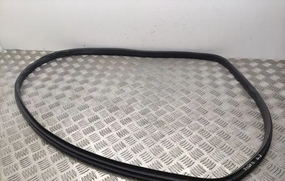 Mercedes-Benz A W176 Rear door rubber seal (on body) 