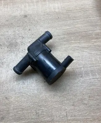 Volkswagen PASSAT B5.5 Electric auxiliary coolant/water pump 078121601