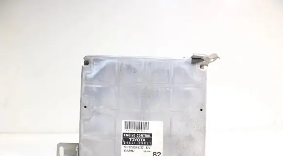 Toyota Avensis T250 Engine control unit/module ECU MB175800-8332
