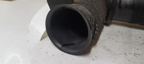 KIA Sorento Air intake duct part 282003E000