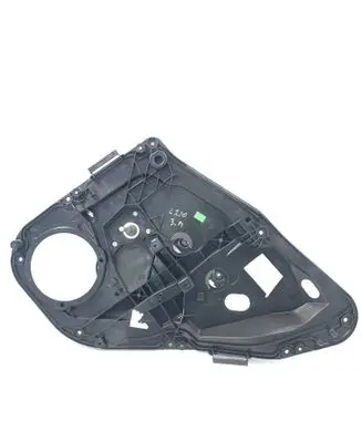 Rear door manual window regulator