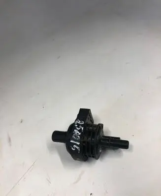 Mercedes-Benz GLC C254 Vacuum valve A0004703700