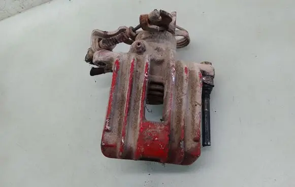 Volkswagen PASSAT B5.5 Rear brake caliper