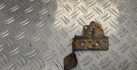 Toyota Yaris Fender mounting bracket