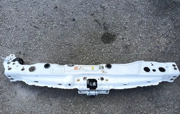 Radiator support slam panel bracket