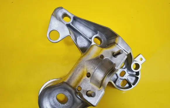Audi A4 S4 B6 8E 8H Engine mounting bracket 8E0199352F
