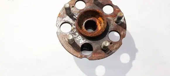 Honda CR-V Rear wheel hub