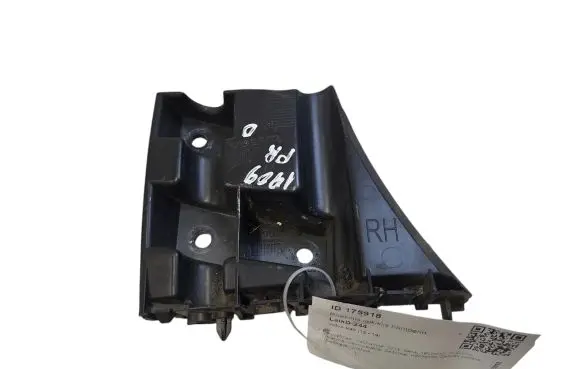 Volvo V40 Front bumper mounting bracket 31395102