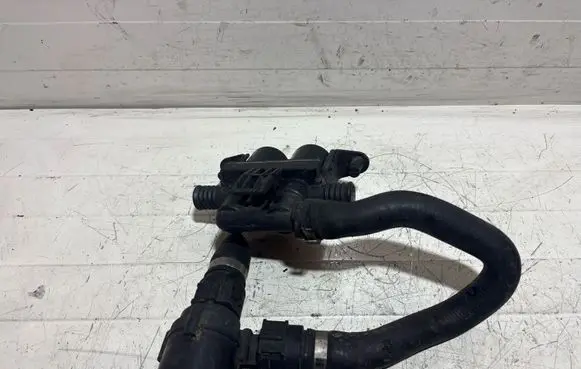 BMW 5 E60 E61 Coolant heater control valve 6927915 1147412176