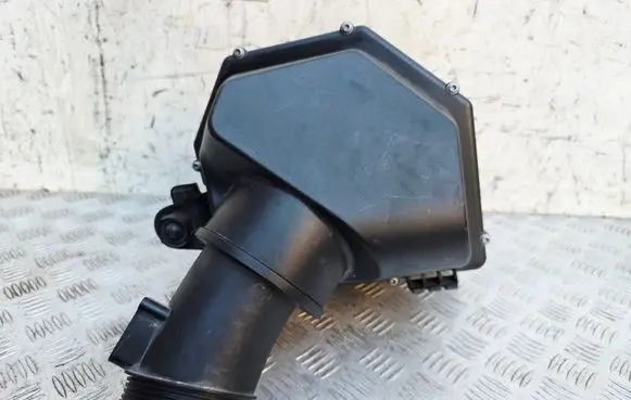 Air filter box