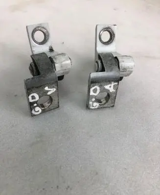 Volkswagen Touran III Rear door hinge set 8x0831404e