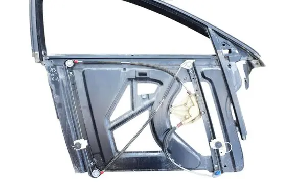 Audi A3 S3 8L Front door window/glass frame 