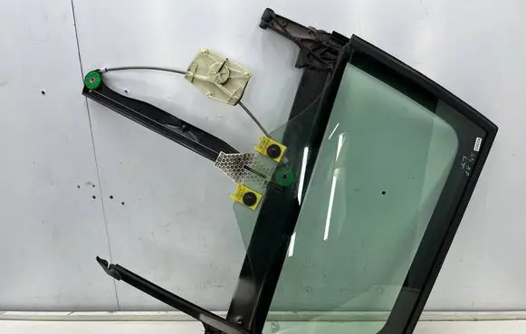 Audi A3 S3 A3 Sportback 8P Rear door window glass 