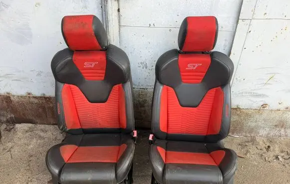 Ford Fiesta Seat set 