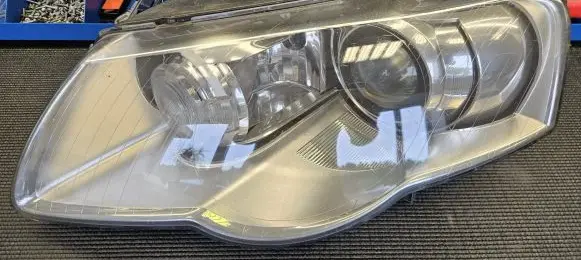Volkswagen PASSAT B6 Headlight/headlamp