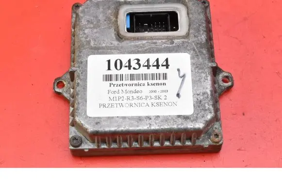 Ford Mondeo Mk III Voltage converter/converter module 1S71-12B655-AA