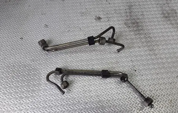 Skoda Octavia Mk1 (1U) Fuel injector supply line/pipe 
