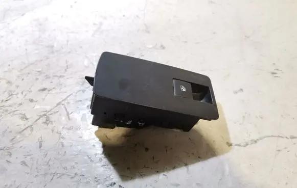 Opel Insignia A Electric window control switch 13301886