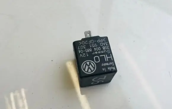 Volkswagen PASSAT B4 Other relay 3SB004885 3sb00488504