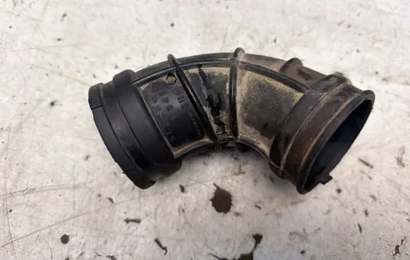 Opel Zafira A Air intake hose/pipe 90530766