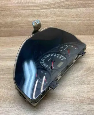 Mazda 626 Speedometer (instrument cluster) GG3DA
