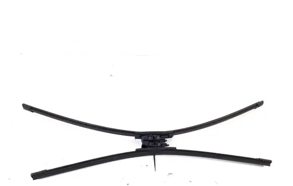 Mercedes-Benz R W251 Front wiper blade arm A2518200100