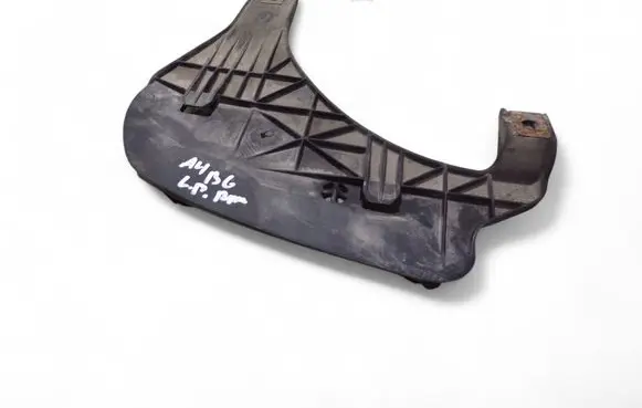 Audi A4 S4 B6 8E 8H Headlight/headlamp mounting bracket