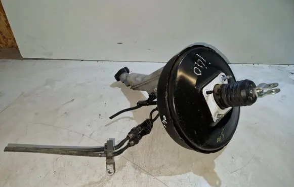 Hyundai i40 Brake booster 585003Z960