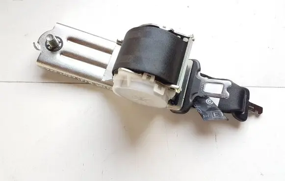 Subaru Forester SK Rear seatbelt Q076216 64680SJ002VH