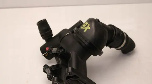 Jaguar XE Thermostat G4D38575AD