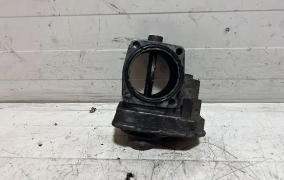 Opel Zafira B Throttle valve 8981052101