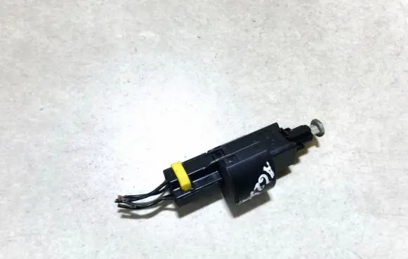 Opel Zafira A Brake pedal sensor switch 09175172 09175185