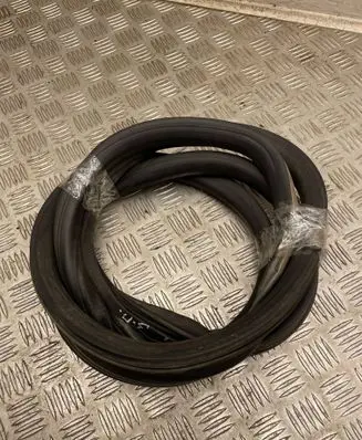 Seat Altea XL Rear door rubber seal (on body) 