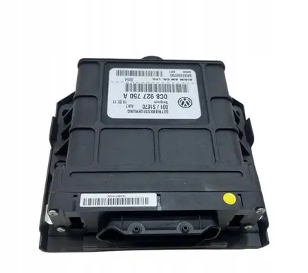 Volkswagen Touareg I Gearbox control unit/module 0C8927750A