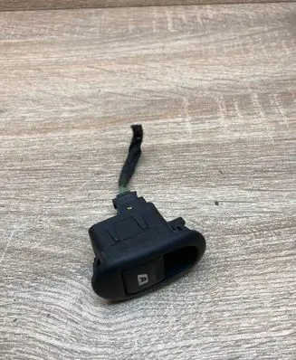 Citroen Berlingo Electric window control switch 96401469XT WithPlug