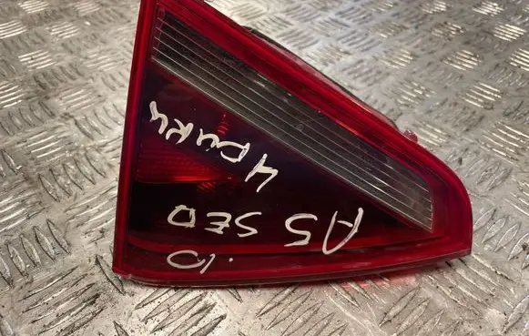 Audi A5 8T 8F Tailgate rear/tail lights 8T0945093
