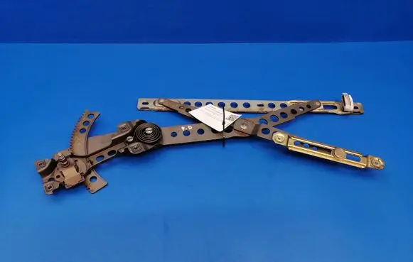 Mercedes-Benz E W123 Front door manual window regulator 