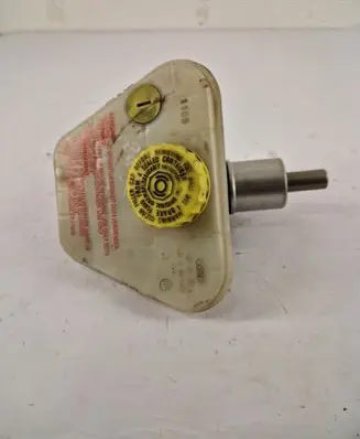 Audi A8 S8 D3 4E Master brake cylinder 4E0611301A