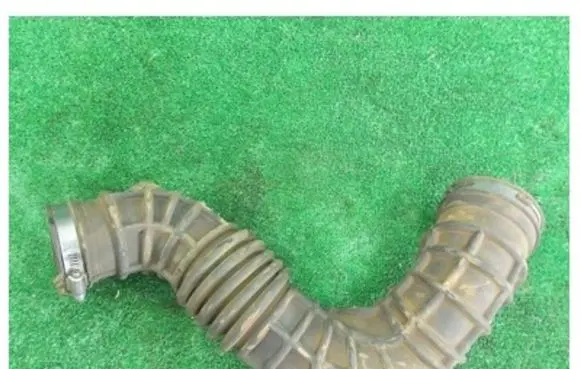 Chrysler Sebring (JS) Air intake hose/pipe