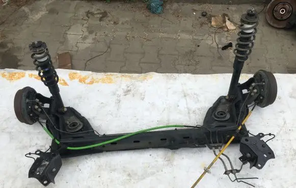 Renault Clio IV Rear axle beam 555111838R