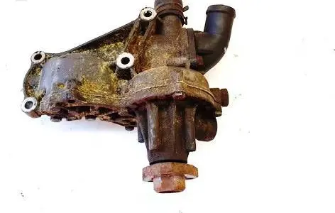 Volkswagen PASSAT B5 Water pump hhk030121121b