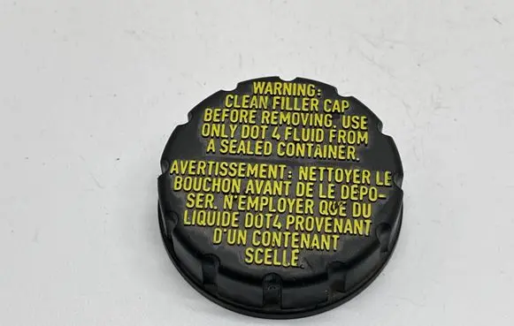 Brake fluid reservoir