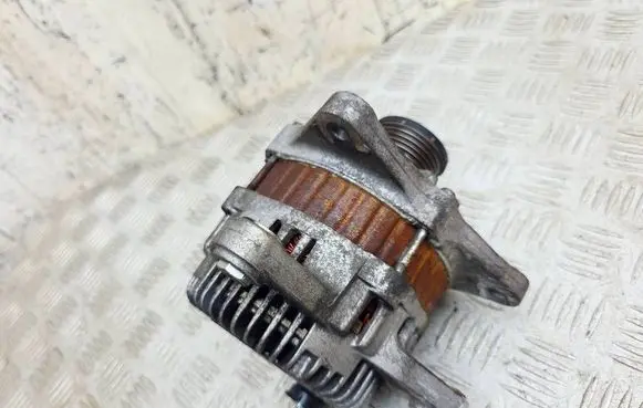 Nissan Juke I F15 Generator/alternator 231001KM1A A2TJ1381