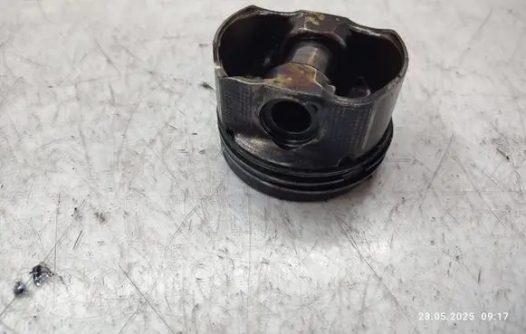 Piston